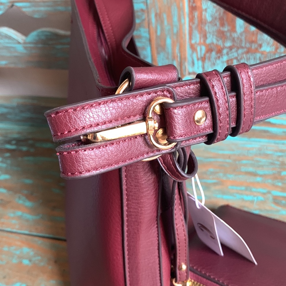 NWT Charming Charlie Shoulder Bag with matching wallet/wristlet classic - Picture 6 of 6